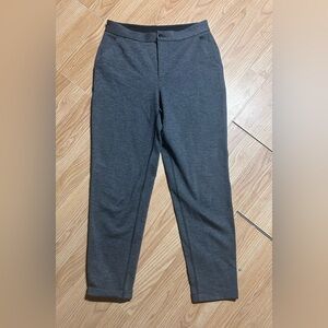Women’s 6 LuLuLemon athletic button up pants grey
